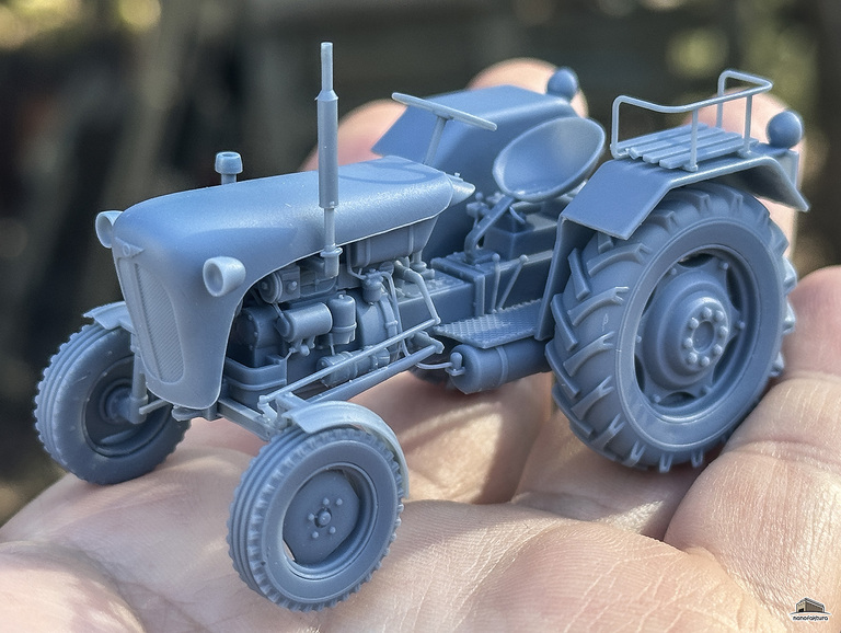 Ursus C-328 - 1/43 (1)