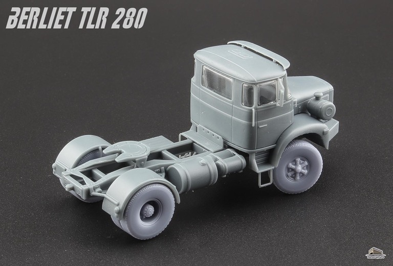 Berliet TLR-280 4x2 Ciągnik - 1/72 (1)
